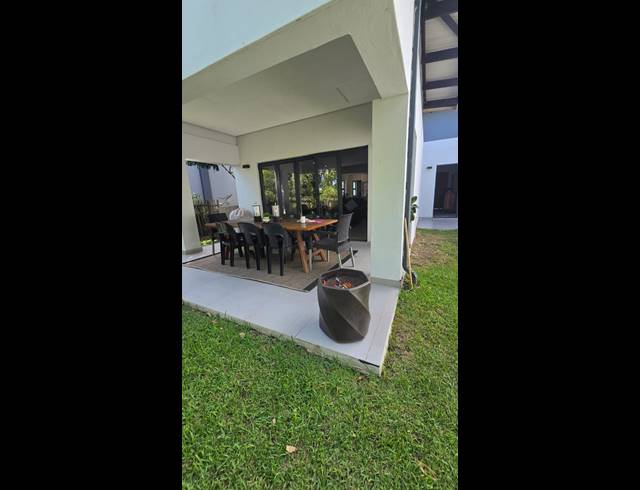 3 BEDROOM FREESTANDING FOR SALE IN PALM LAKES ESTATE